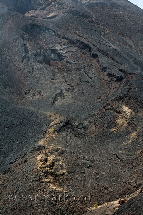 De lava van de vulkaan Montaña del Fraile in Parque National Cumbre Vieja