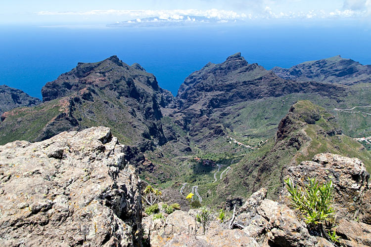 Vanaf Pico Verde op Tenerife uitzicht op la Gomera, één van de Canarische Eilanden