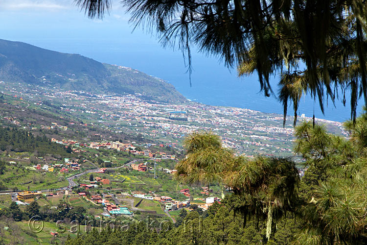 Vanaf Ruta del Agua het uitzicht over de noordkust van Tenerife op de Canarische Eilanden