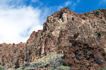 De imposante steile rotswand van La Fortaleza in Las Cañadas op Tenerife