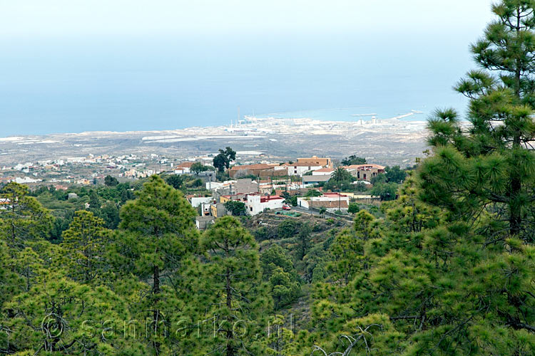 Vanaf het wandelpad bij Las Vegas een schitterend uitzicht over de zuidkust van Tenerife