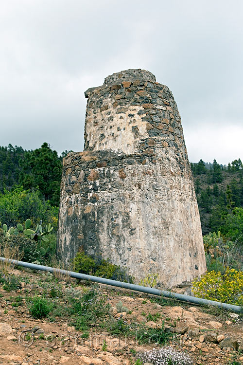 Langs het wandelpad bij Las Vegas zien we deze oude watertoren op Tenerife