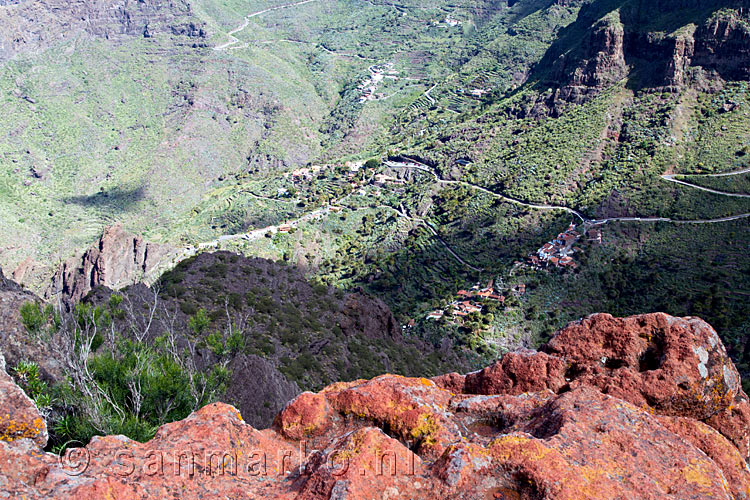 Vanaf het wandelpad een adembenemend uitzicht over het dal van Masca op Tenerife