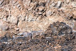 Verschillende kleuren lava stromen langs het wandelpad bij Montaña de la Botija in Las Cañadas op Tenerife