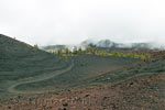 Wandelen langs de voet van Montaña de la Botija in de Las Cañadas op Tenerife