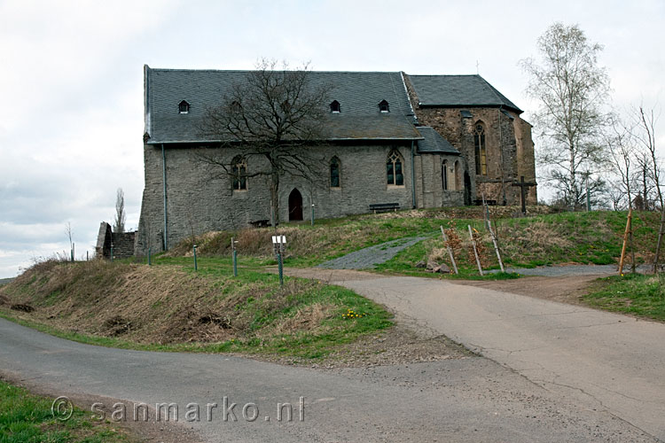 Wallfahrtskirche Innenschiff tijdens de wandeling Traumpfad Bleidenberger Ausblicke