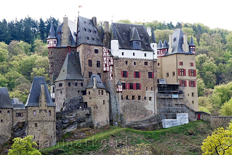 Een close up van de Eltzer Burg in de Moezel in Duitsland