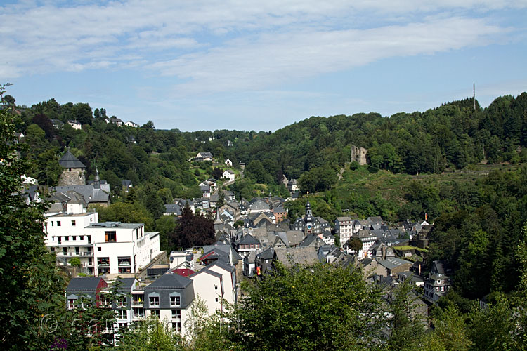 Nog een mooi uitzicht over Monschau in de Eifel in Duitsland