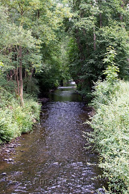 Het uitzicht over de Nette vanaf een van de vele bruggen