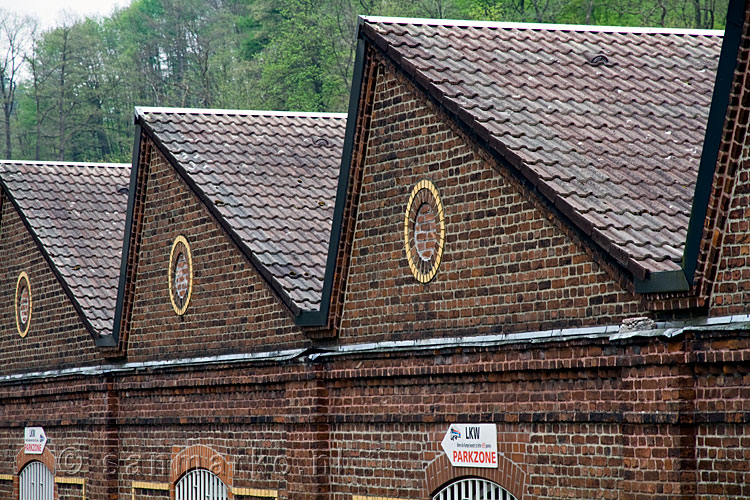 De daken van het Tuchmuseum Wülfing in Grunewald