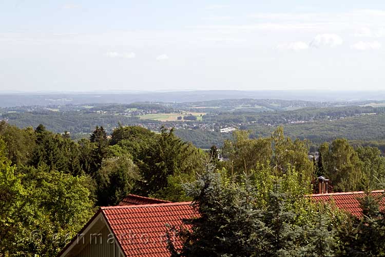 Het uitzicht vanaf het wandelpad bij Itterbach in het Siebengebirge in het Bergisches Land