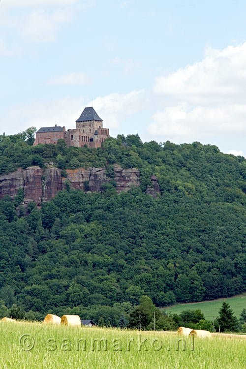 Burg Nideggen vanaf het wandelpad richting Zerkall bij Nideggen