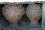 Grote overgebleven potten in Festos op Kreta