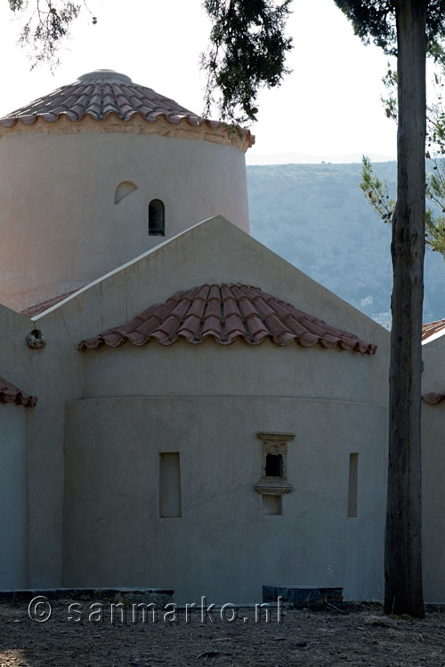 De achterkant van Panagia i Kera kerk op Kreta