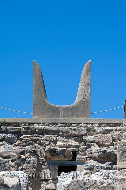 De symbolische stierenhoorns in Knossos, bij Heraklion