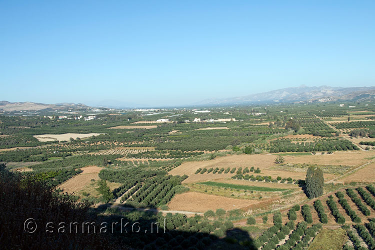 De Messara vlakte op Kreta gezien vanaf Festos