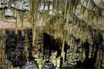 Het plafond van stalactieten in de Diktigrot op Kreta