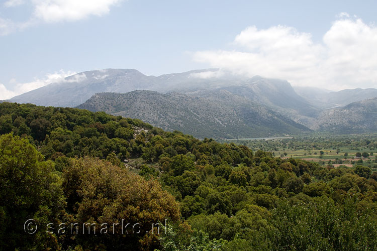 Uitzicht over het Lassithi plateau op Kreta in Griekenland