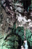 Stalactieten aan het plafond van de Melidoni grot op Kreta