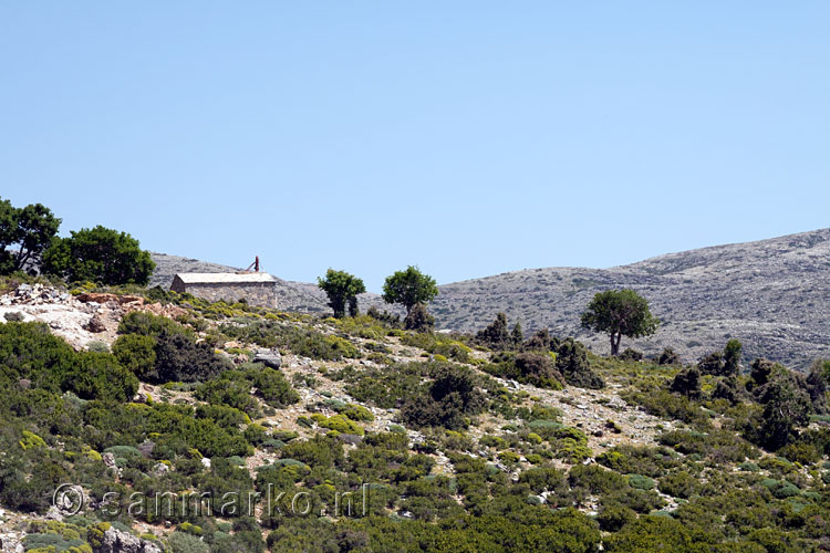 Een kerk langs de weg naar de Ideon Andron grot op Kreta