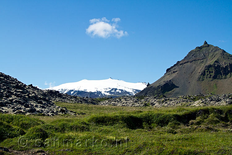 Vanaf het wandelpad een schitterend uitzicht over de Snæfellsjökull