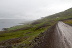 Uitzicht vanaf de Drangnesvegur over één van de Fjorden aan de Westjorden van IJsland