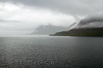 Uitzicht over de bergen rijdend in de Westfjorden van IJsland bij Drangnes op weg naar Hotel Djúpavík