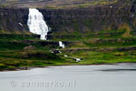 Vanaf de Vestfjarðavegur een schitterend uitzicht over de imposante Dynjandi waterval op de Westjorden