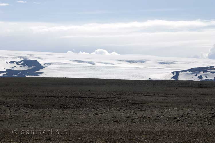 Een schitterend uitzicht over de Hofsjökull vanaf onverharde de F 35, Kjölur