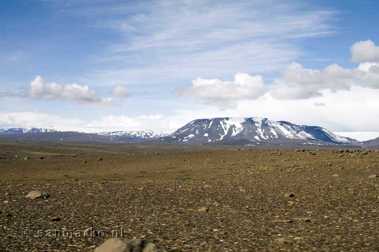 Het schitterende landschap van het binnenland van IJsland vanaf de Kjölur