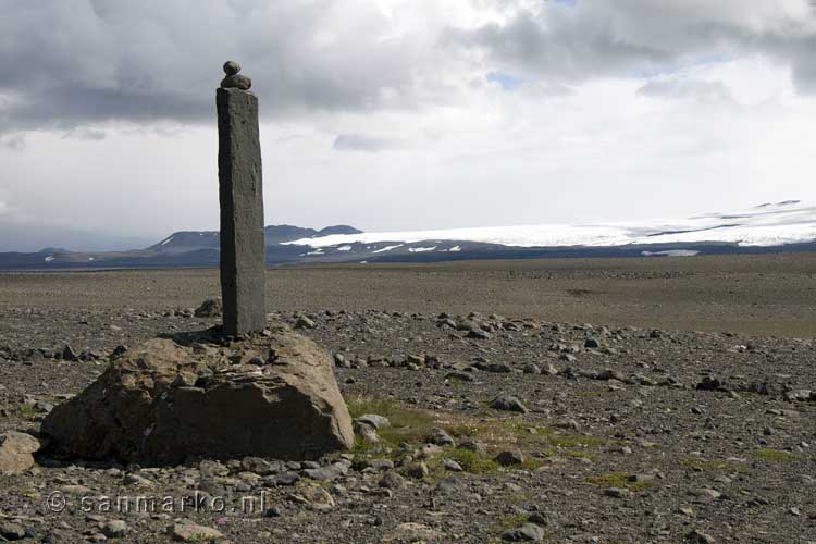 Het monument op de top van de Kjölur, de onverharde weg door het binnenland in IJsland