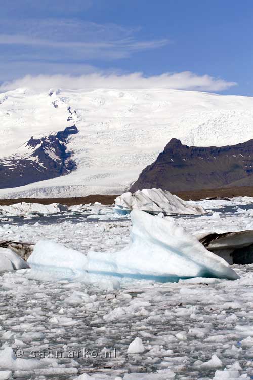 De gletsjer Snæbreið bij het gletsjermeer Jökulsárlón in IJsland