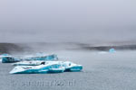 Mist brengt mystiek over het gletsjermeer Jökulsárlón in IJsland