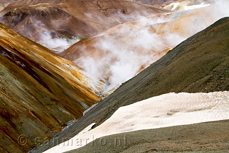 De combinatie van kleuren, stoom en ijs maken Kerlingarfjöll uniek in IJsland