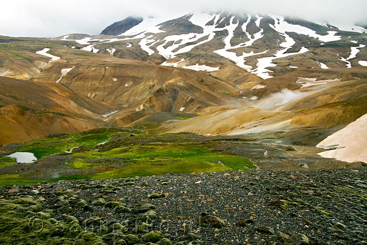 Uitzicht over de omgeving van Kerlingarfjöll aan de F 35 Kjölur in IJsland