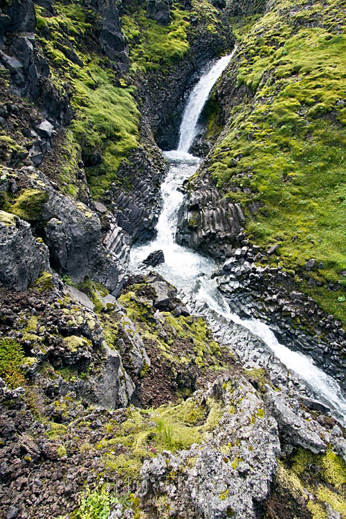 De ontzettend leuke en grappige Klukkufoss Klokwaterval op Snæfellsnes