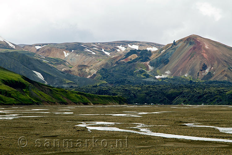 De oude lava stroom, Eldhraun, en de Brennisteinsalda bij Landmannalaugar