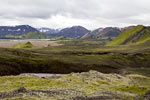 Vanaf het wandelpad naar Ljótipollur een mooi uitzicht over Landmannalaugar