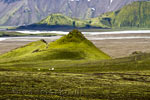Schitterende groene en zwarte bergen in Landmannalaugar in IJsland