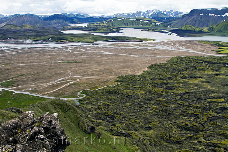 Vanaf de Nordurnamur een bijzonder uitzicht over Landmannalaugar