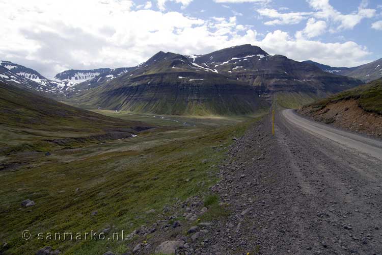 De onverhade Tröllaskagi in het noorden van IJsland bij Akureyri