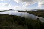 Uitzicht in de avond vanaf het wandelpad over Mývatn in IJsland