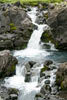 Een adembemend uitzicht van de waterval tijdens de wandeling bij Rauðhóll