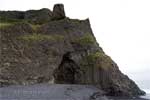 De grotten op het strand bij Reynisfjara in IJsland