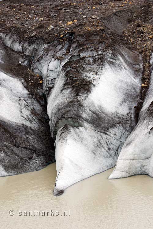 Een uitloper van de gletsjer Svínafellsjökull bij Skaftafell in IJsland