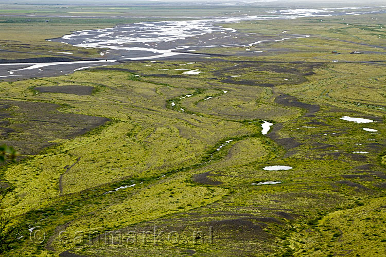 Vanaf het wandelpad een schitterend uitzicht over Skaftafell National Park