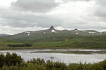 Onderweg op de West Fjorden van IJsland een schitterend uitzicht over groene bergen