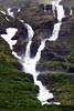 Rijdend over de 61 door de Westfjorden zien we deze mooie waterval langs de kant van de weg