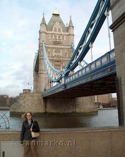 Tower Bridge vanaf de kade