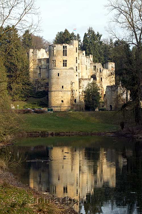 Chateau Beaufort in Beaufort in Luxemburg is het beginpunt van de wandeling